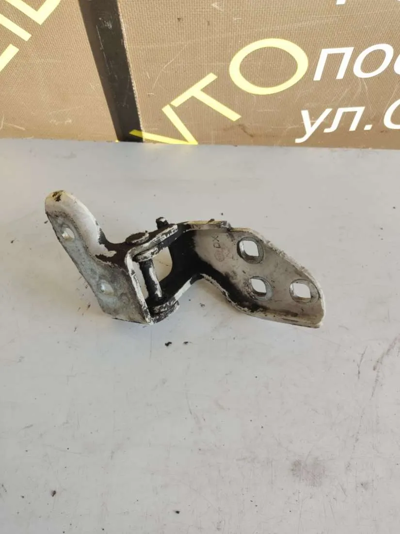 Петля двери передней правой Peugeot Boxer