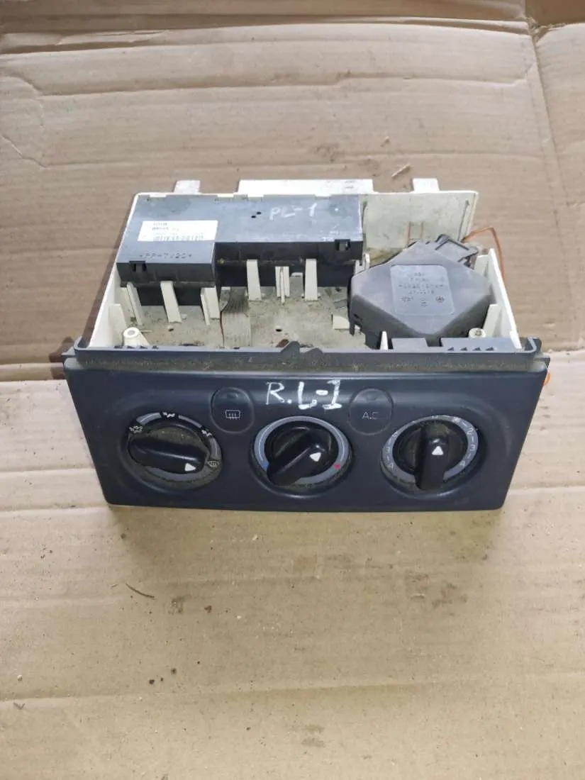 блок управления печки/климат-контроля Renault Laguna 1 поколение