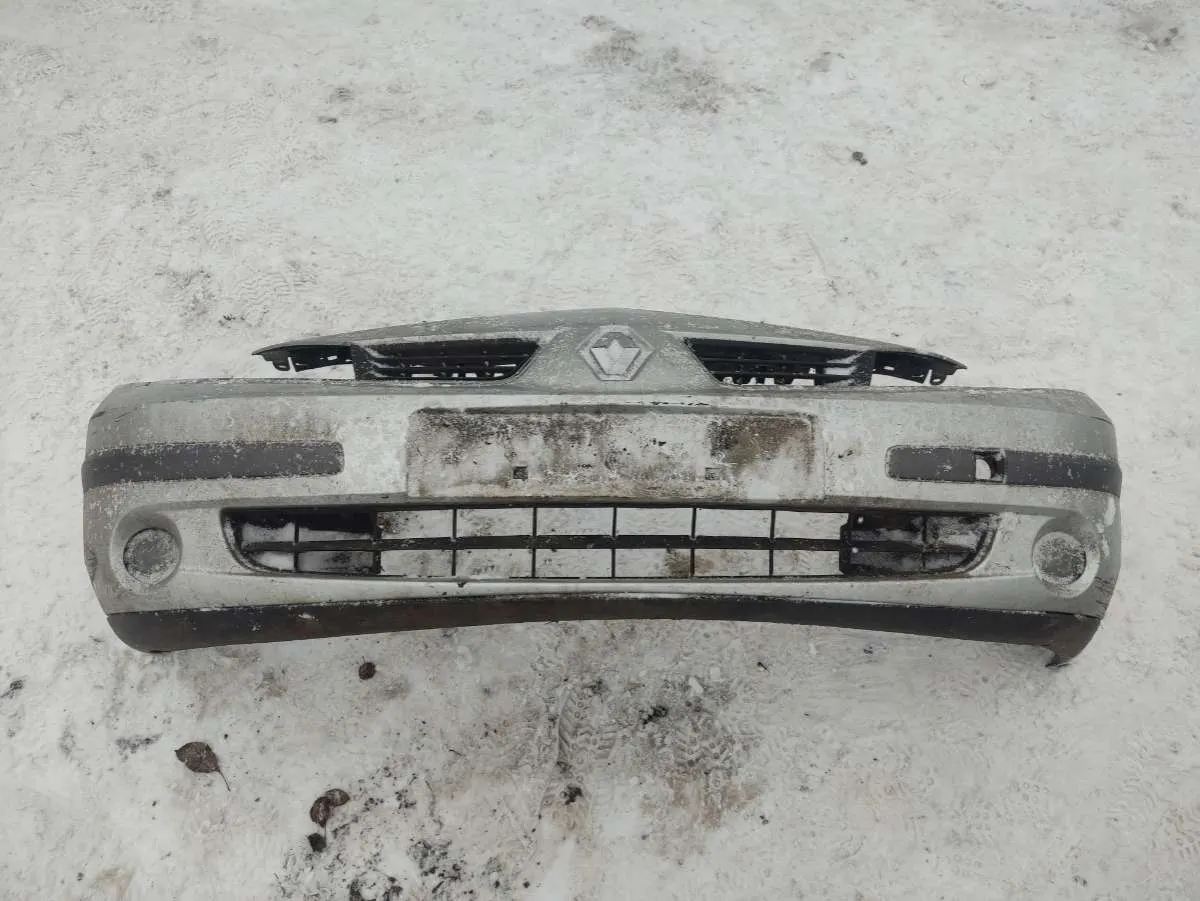 Заглушка (решетка) в бампер передний Renault Laguna 2 поколение