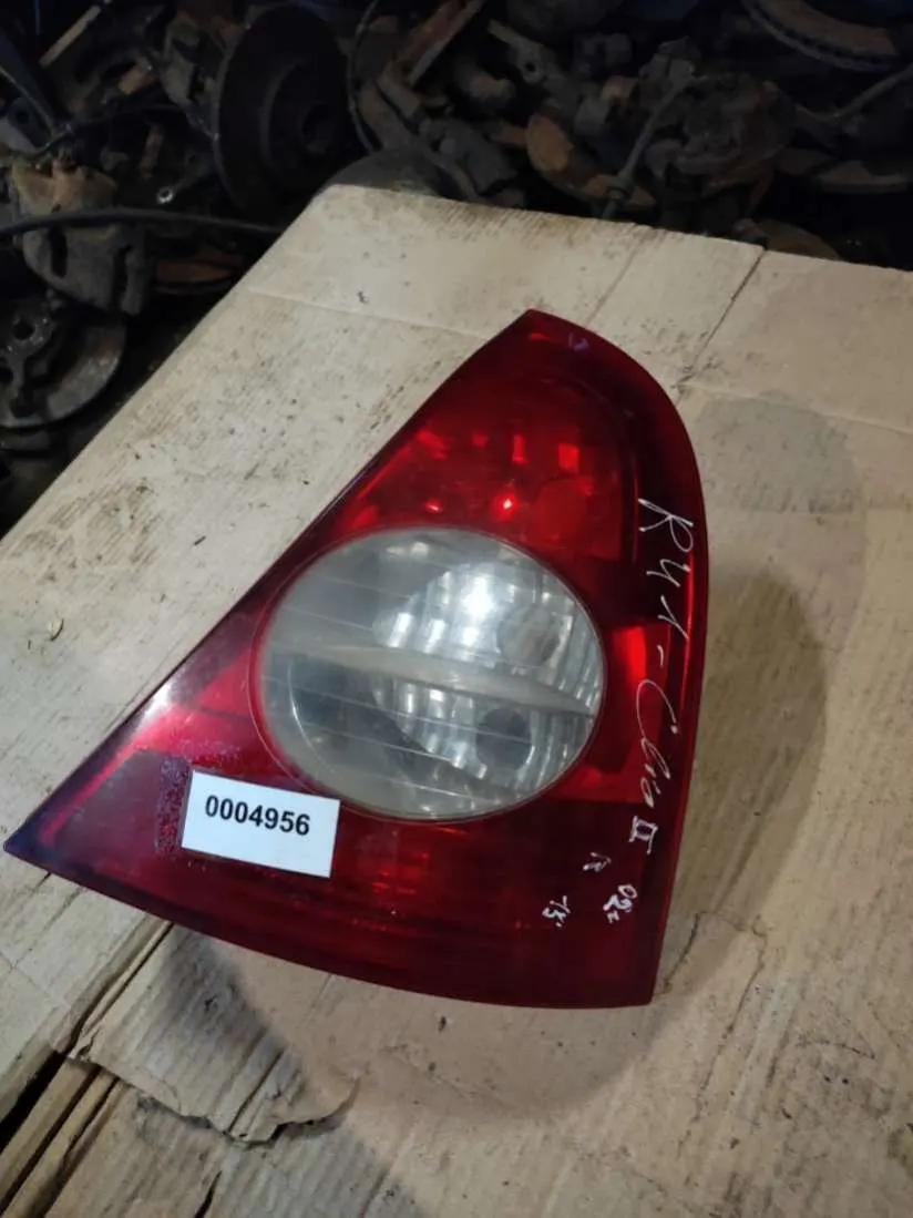 Фонарь задний правый Renault Clio 2 поколение
