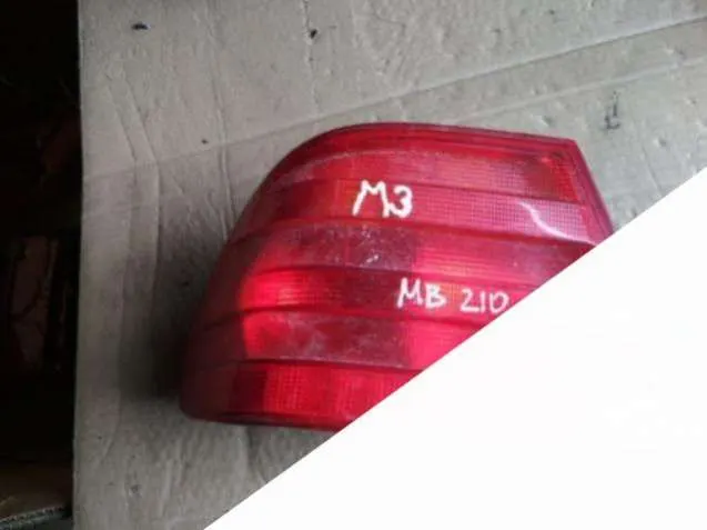 Фонарь задний левый Mercedes-Benz E-klasse AMG W210