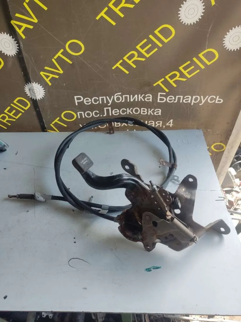 Педаль стояночного тормоза Toyota Sienna 3 поколение