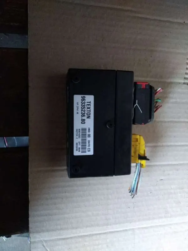блок комфорта Citroen Xantia 1 поколение 9633523680
