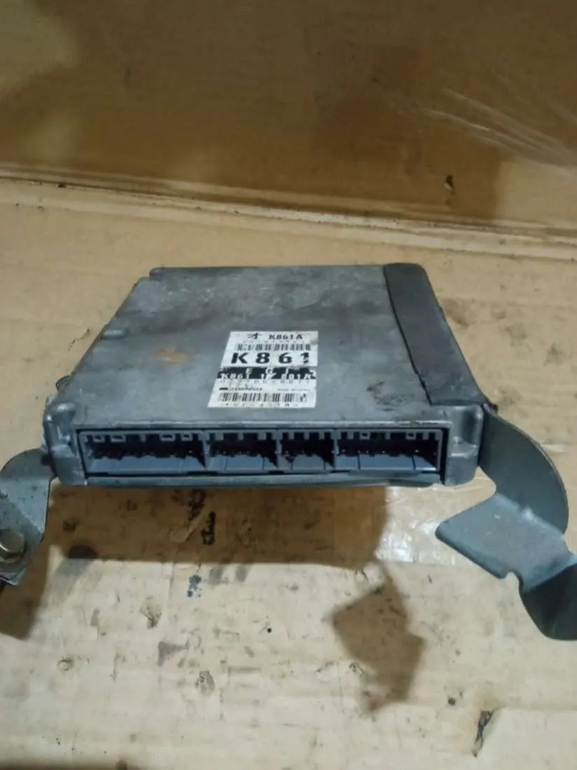 блок управления двигателем Mazda MX-3 1 поколение 079700-6871