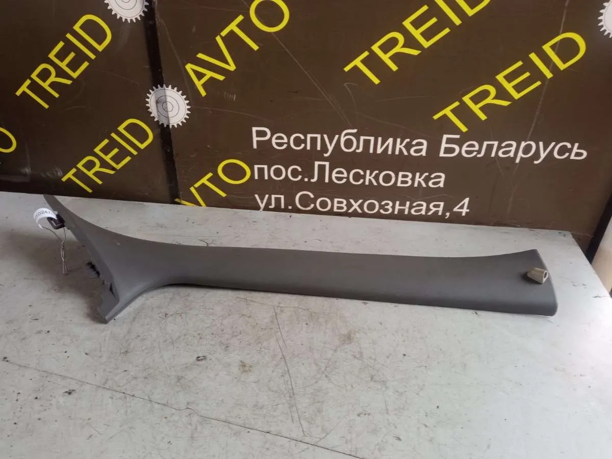 Обшивка стойки передней правой (накладка) Renault Scenic 3 поколение