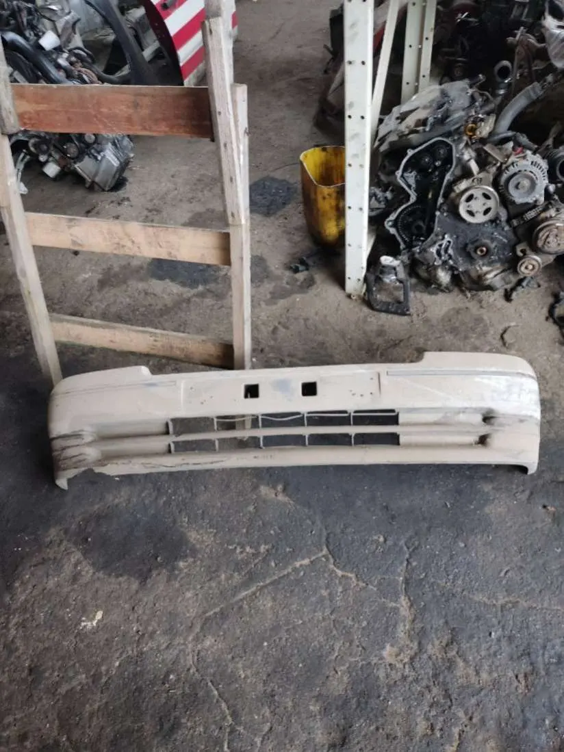 бампер передний Renault Clio 1 поколение