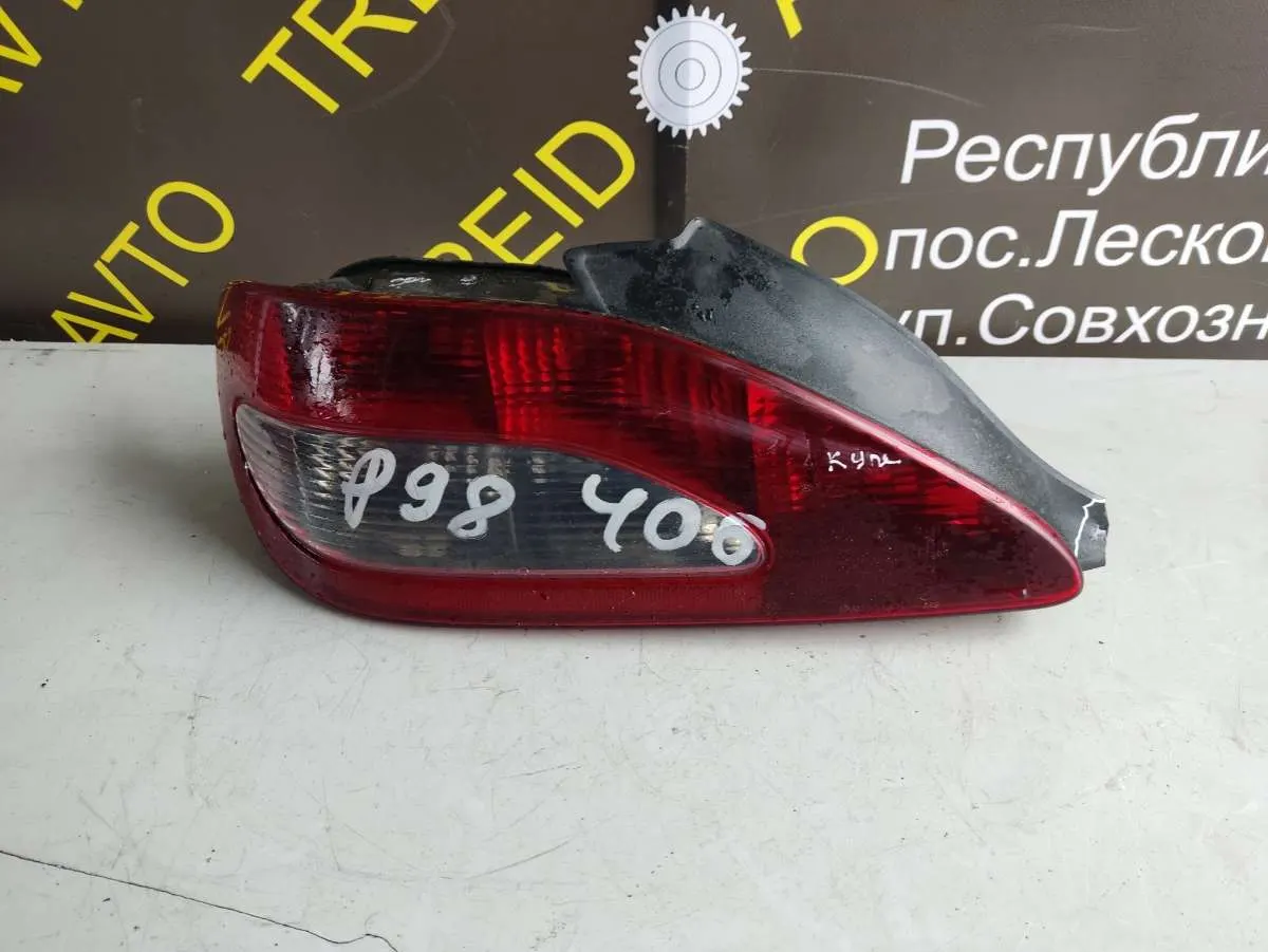 Фонарь задний левый Peugeot 406 1 поколение