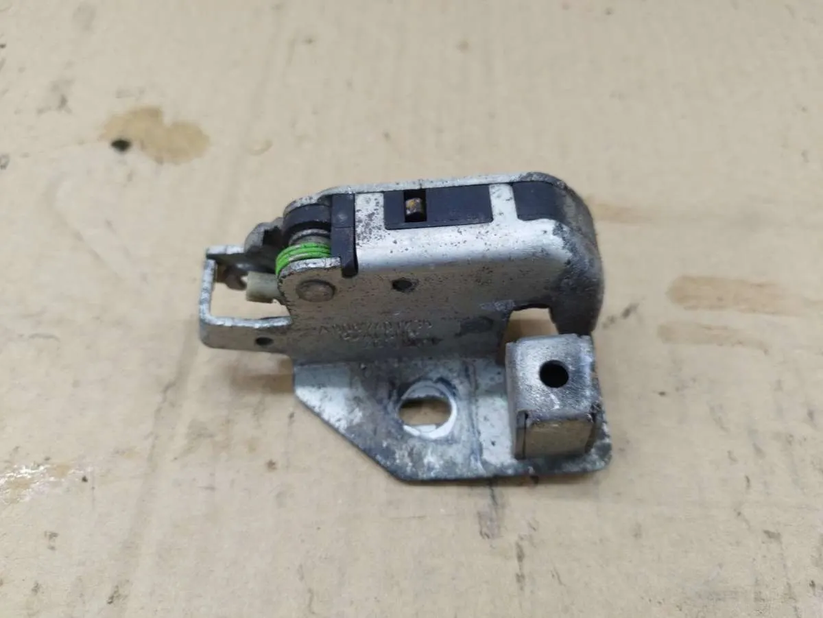 Замок распашной двери Mercedes-Benz Sprinter A9067401235
