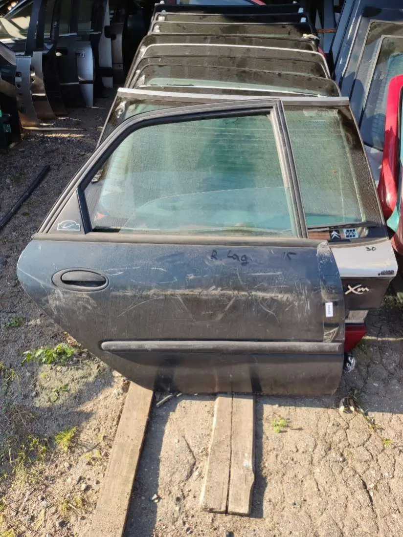 Дверь задняя правая Renault Laguna 1 поколение
