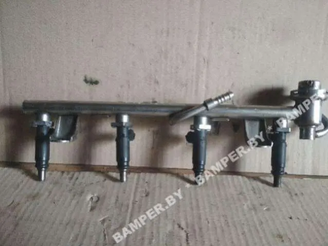 Форсунка бензиновая Audi A4 2 поколение (B6) 06B133551T