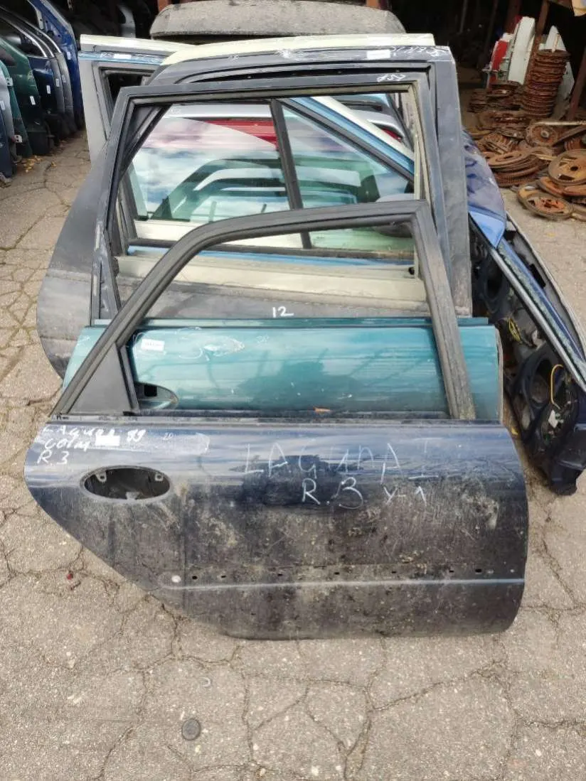 Дверь задняя правая Renault Laguna 1 поколение