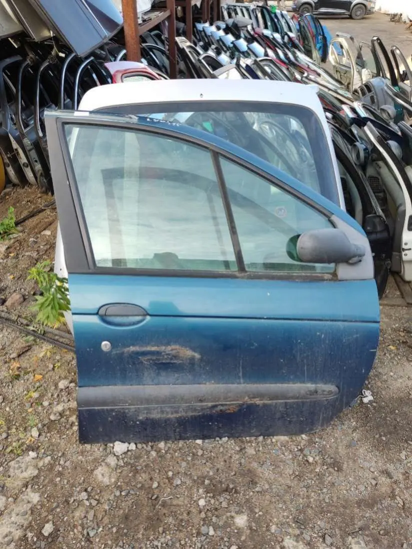 Дверь передняя правая Renault Scenic 1 поколение