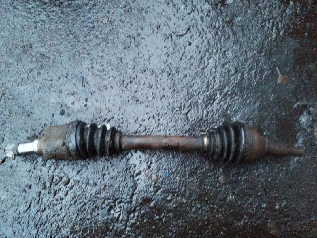Полуось передняя левая (приводной вал, ШРУС) Ford Focus 1 поколение