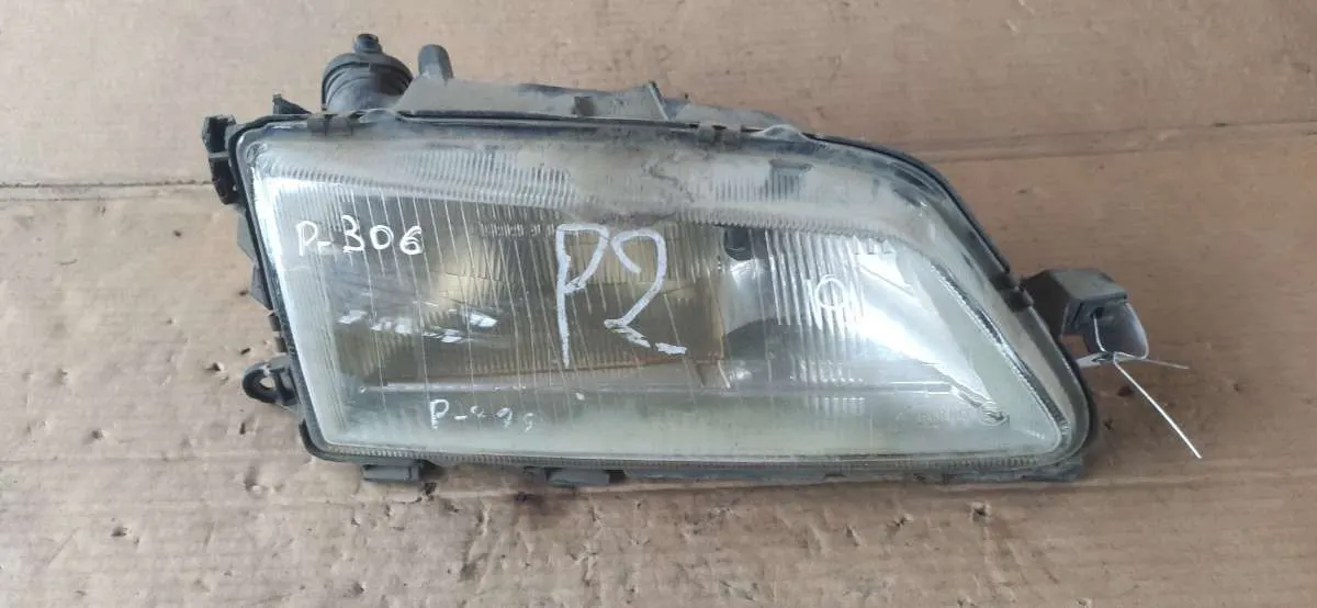 Фара передняя правая Peugeot 306 1 поколение