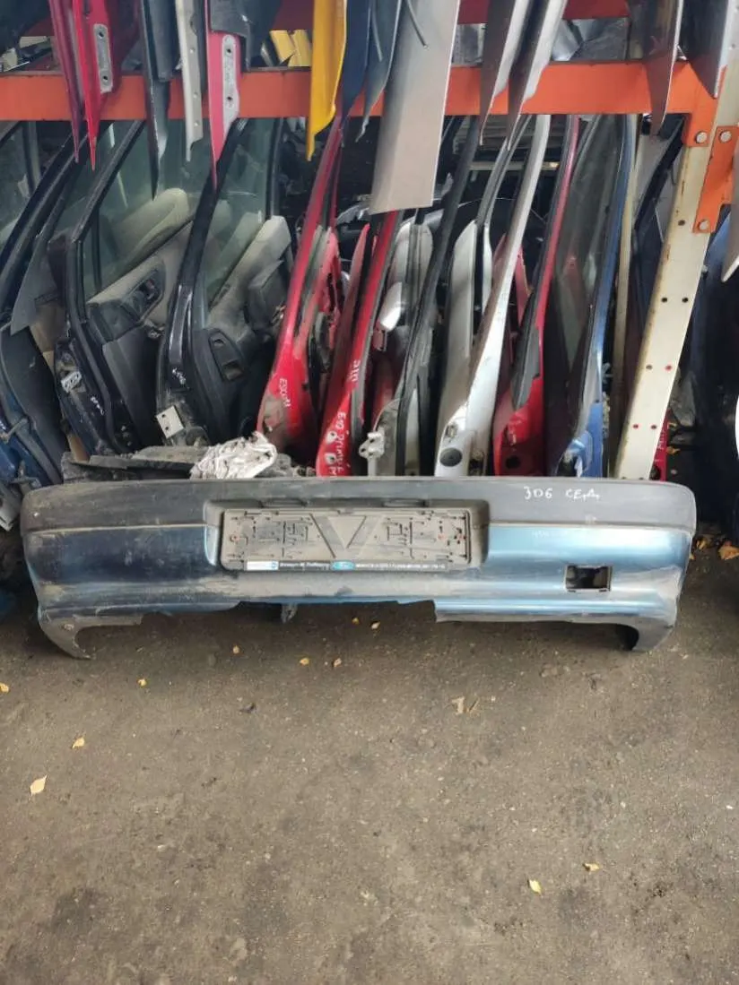 бампер задний Peugeot 306 1 поколение