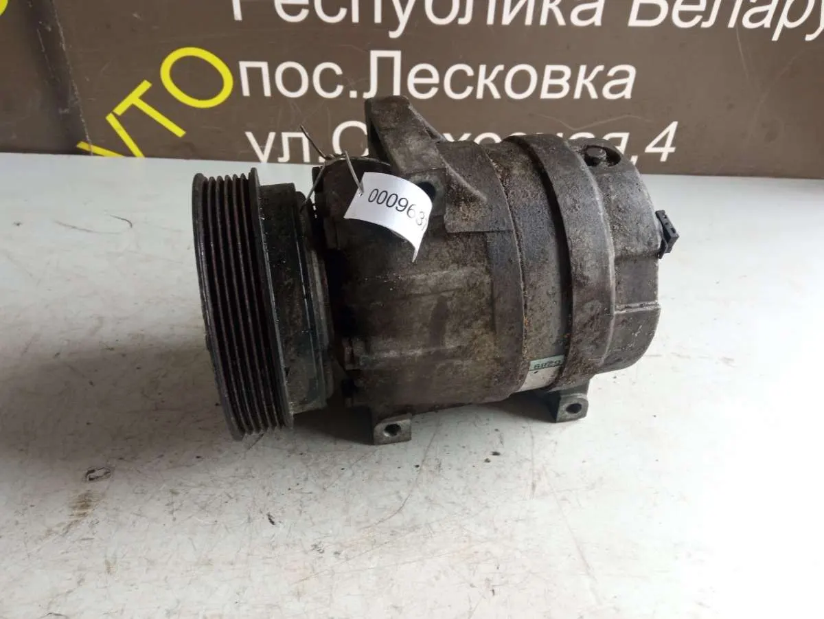 компрессор кондиционера Renault Scenic 1 поколение 7700103536