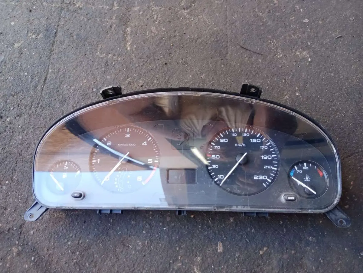 Щиток приборов (приборная панель) Peugeot 406 1 поколение [рестайлинг] 9644232180