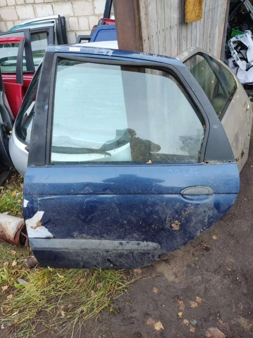Дверь задняя левая Renault Scenic 1 поколение