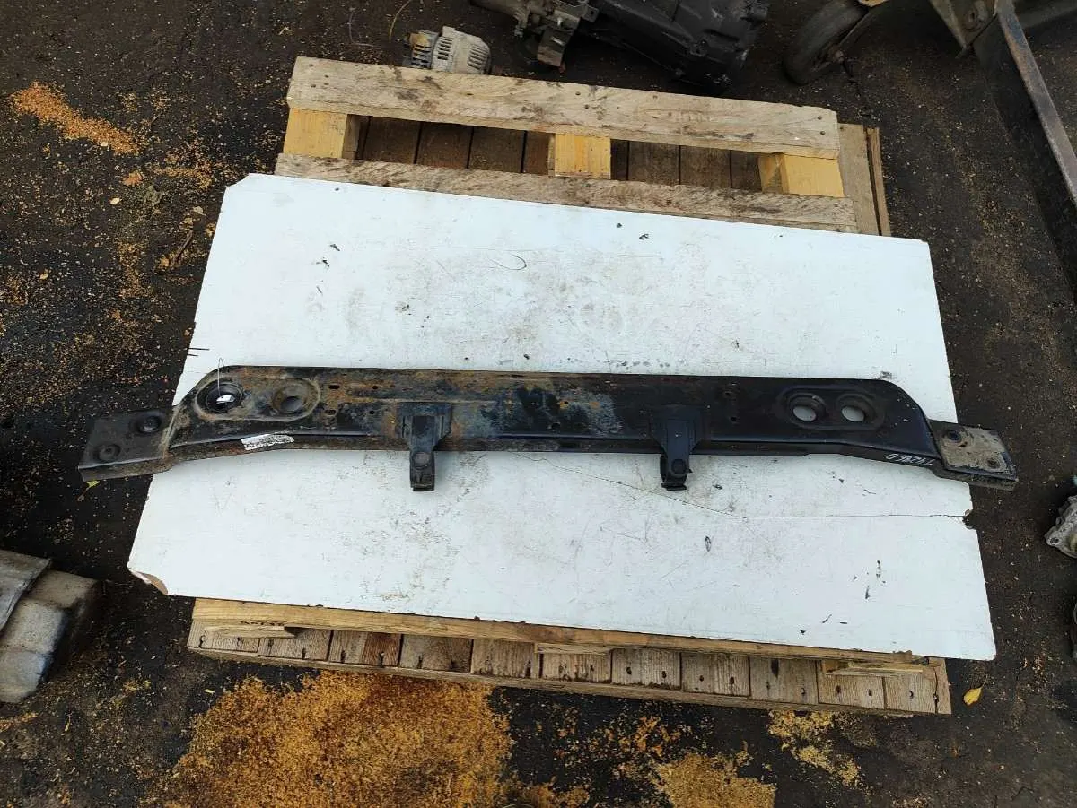 балка под радиатор Ford Transit