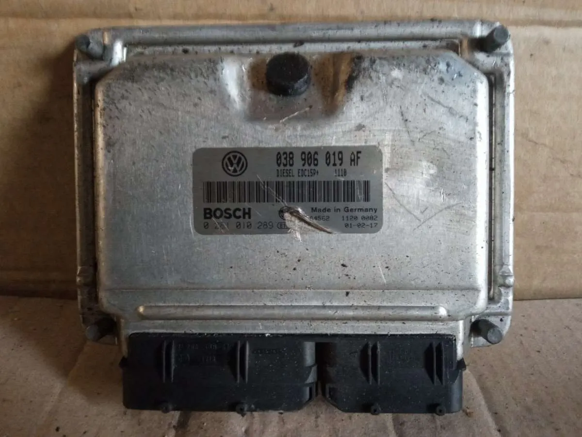 блок управления двигателем Skoda Fabia 1 поколение [рестайлинг] 038906019AF