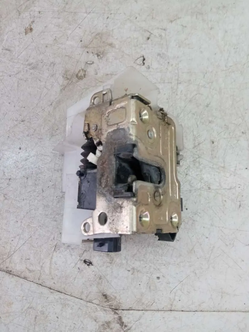 Замок двери передней правой Renault Scenic 1 поколение