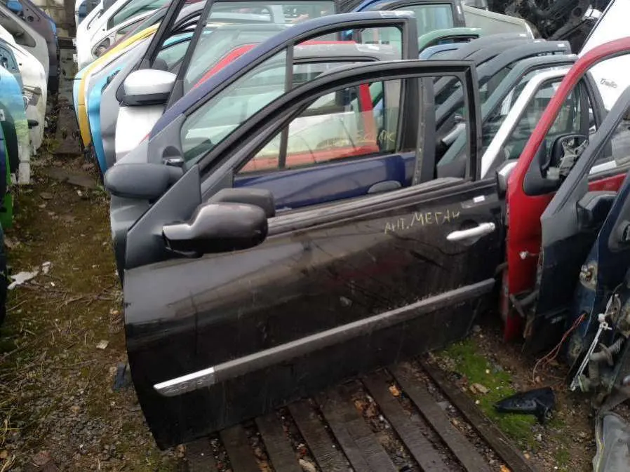Дверь передняя левая Renault Megane 2 поколение