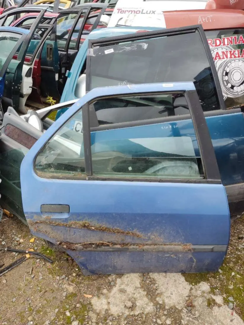 Дверь задняя правая Peugeot 306 1 поколение