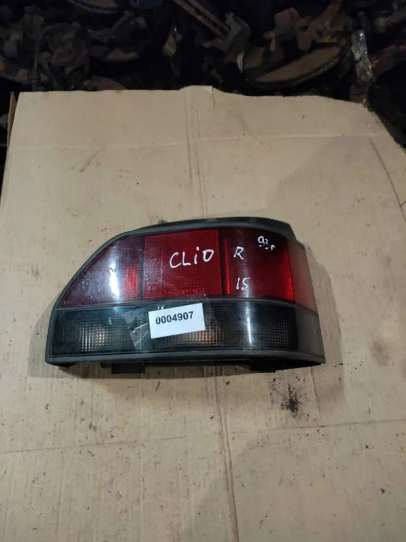 Фонарь задний правый Renault Clio 1 поколение