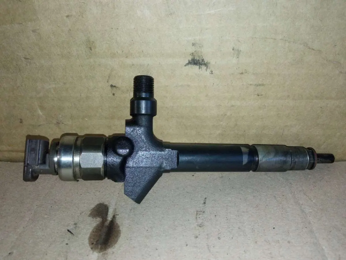 Форсунка бензиновая Mazda 5 1 поколение RF7J13H50