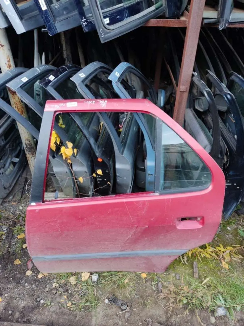 Дверь задняя левая Peugeot 306 1 поколение