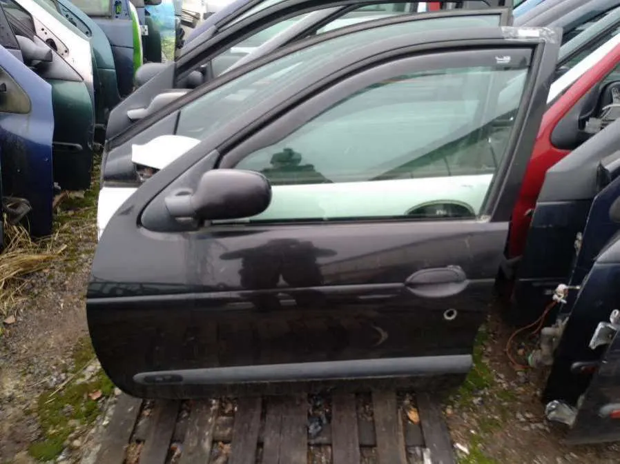 Дверь передняя левая Renault Megane 1 поколение