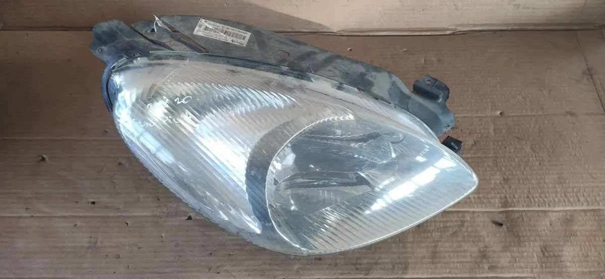 Фара передняя правая Citroen Xsara 1 поколение [рестайлинг]