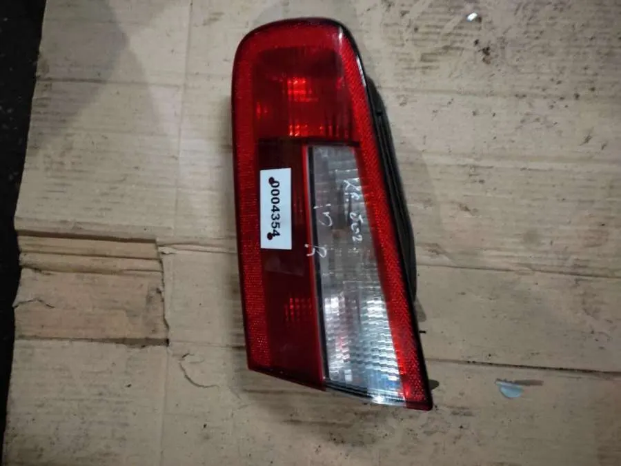 Фонарь крышки багажника правый Renault Laguna 2 поколение