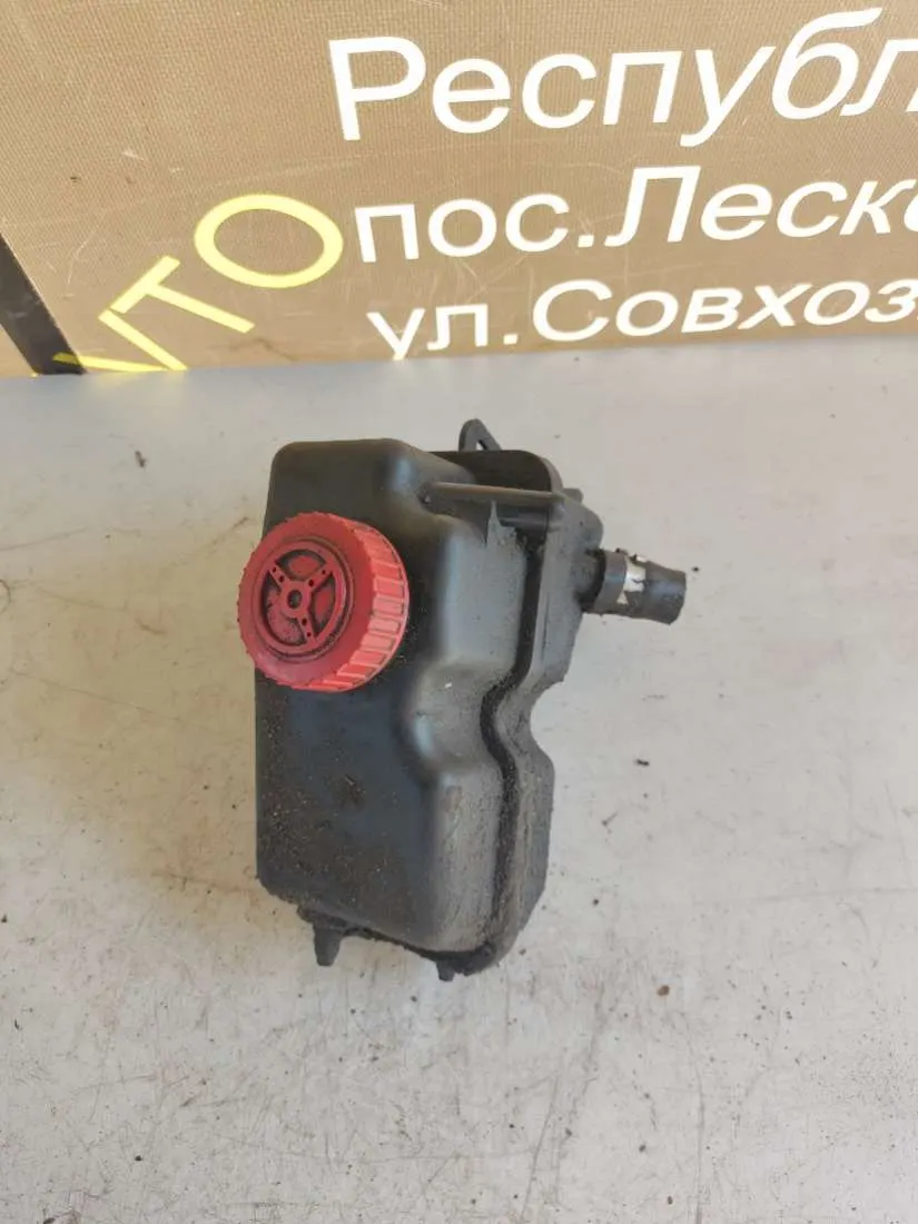Бачок ГУР Peugeot 406 1 поколение [рестайлинг] 9639157180