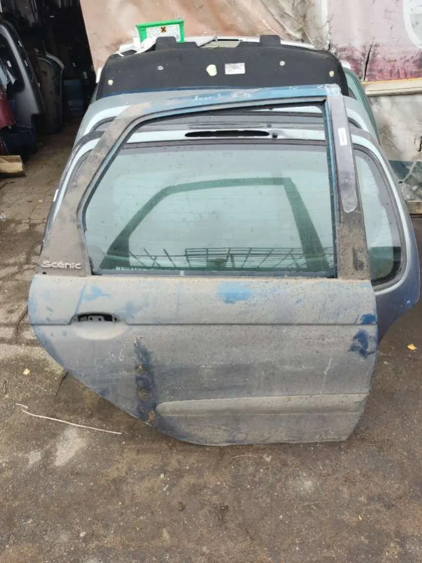 Дверь задняя правая Renault Scenic 1 поколение
