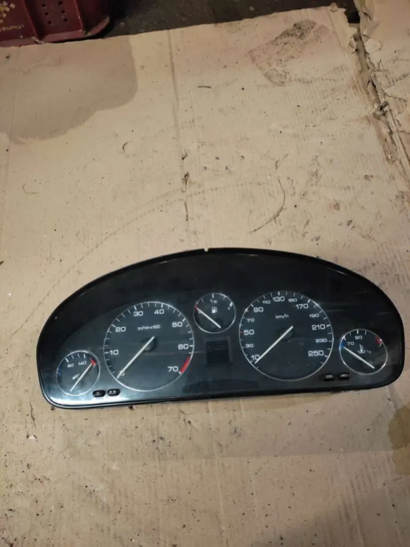 Щиток приборов (приборная панель) Peugeot 607 1 поколение