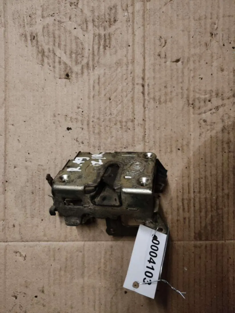 Замок двери задней правой Renault 19 2 поколение