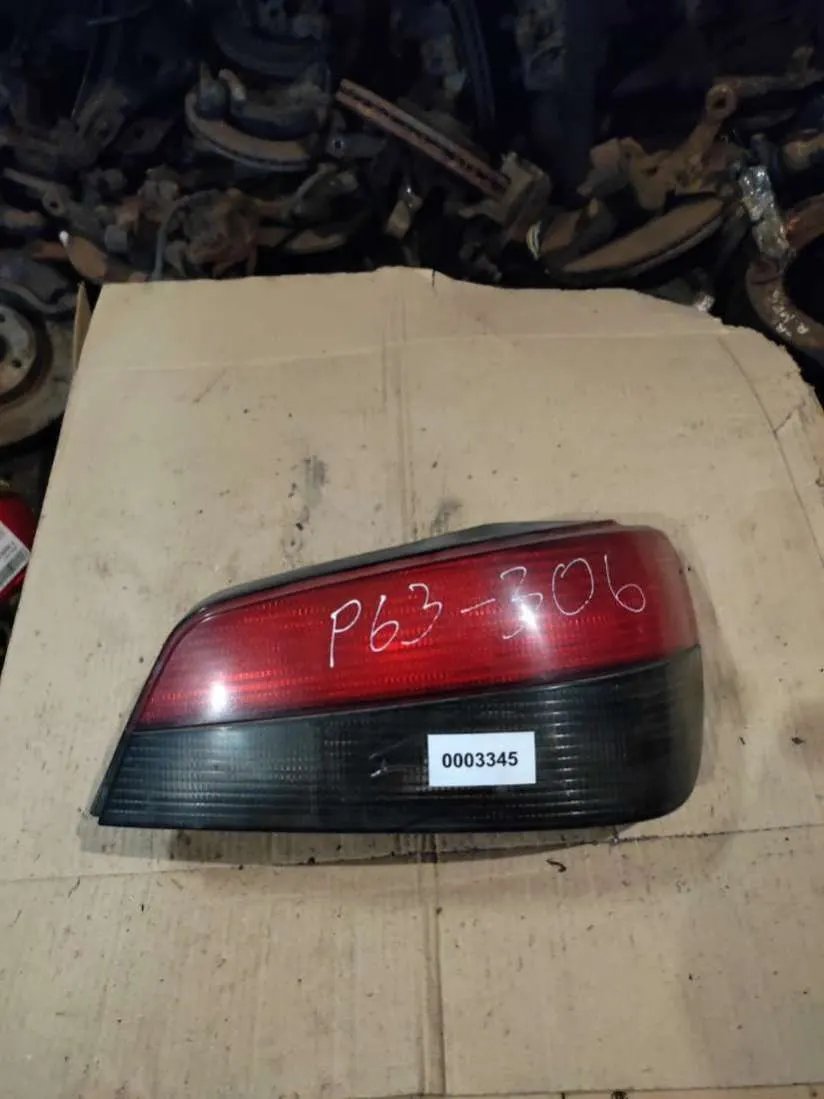 Фонарь задний правый Peugeot 306 1 поколение [рестайлинг]