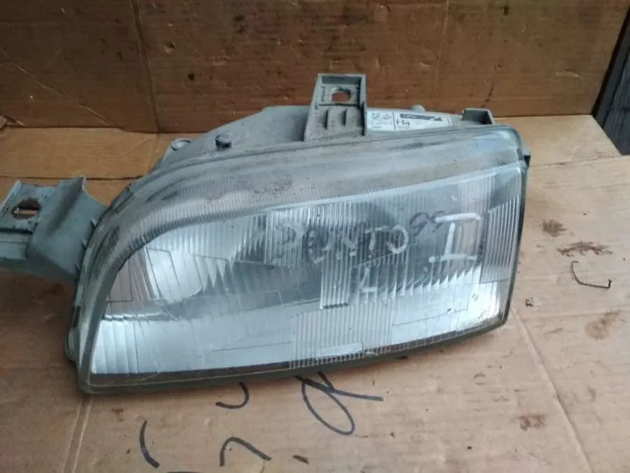 Фара левая Fiat Punto 1 поколение