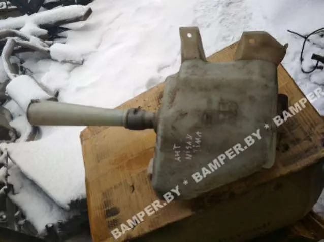 бачок омывателя Nissan Almera 2 поколение (N16)
