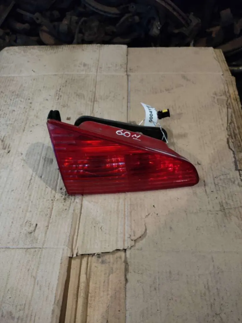 Фонарь крышки багажника левый Peugeot 607 1 поколение