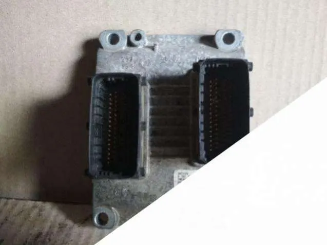 блок управления двигателем Alfa Romeo 147 1 поколение 0261206715 — фото 2