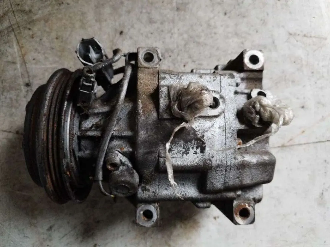 компрессор кондиционера Toyota Prius 1 поколение 4421002072