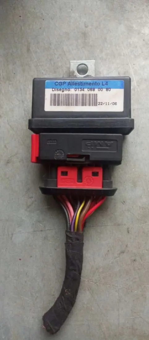 реле бензонасоса Peugeot Boxer 013406880