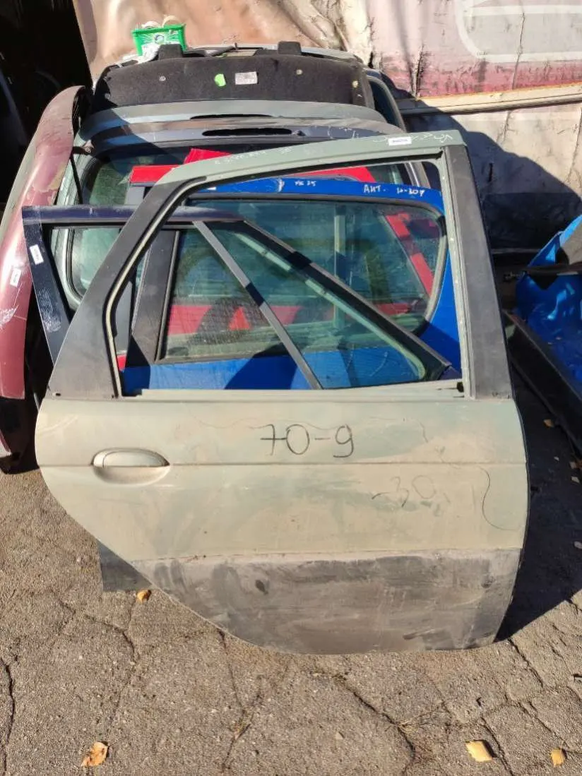 Дверь задняя правая Renault Scenic 1 поколение [рестайлинг]