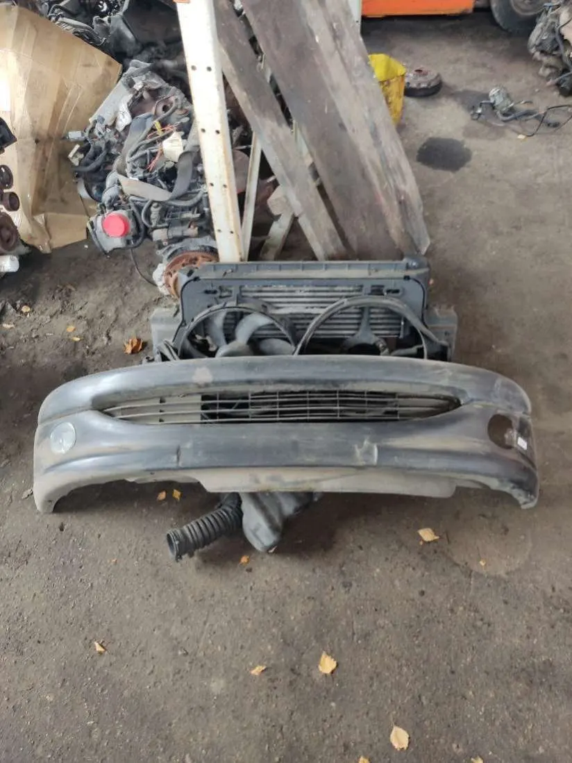 бампер передний Peugeot 206 1 поколение