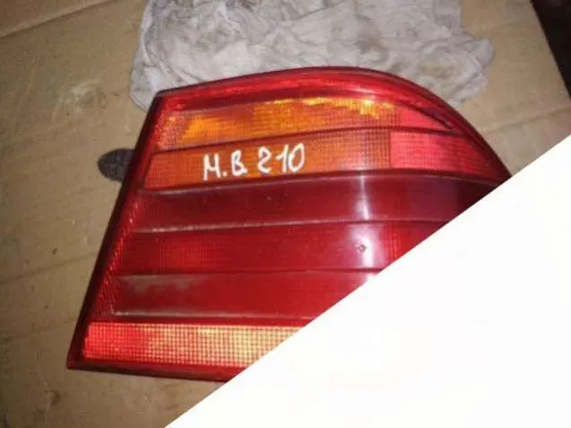 Фонарь задний правый Mercedes-Benz E-klasse AMG W210