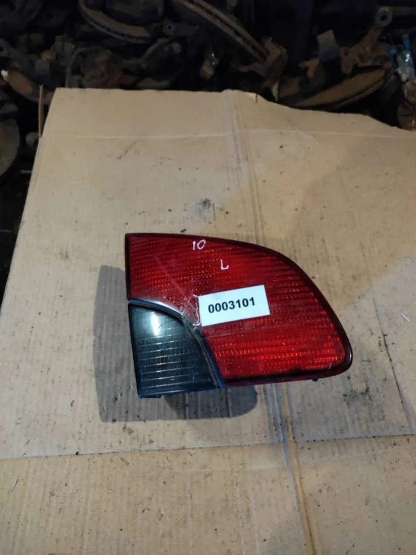 Фонарь крышки багажника левый Peugeot 406 1 поколение