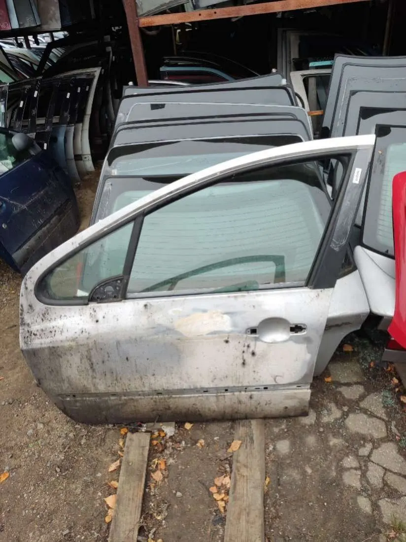 Дверь передняя левая Peugeot 307 1 поколение