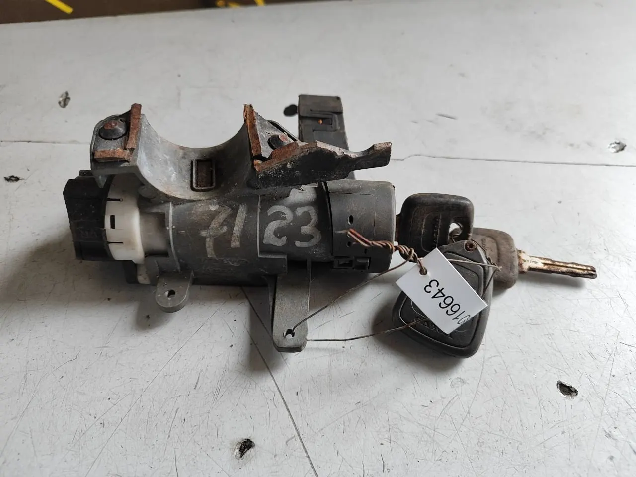 замок зажигания Volvo S60 1 поколение 8626324